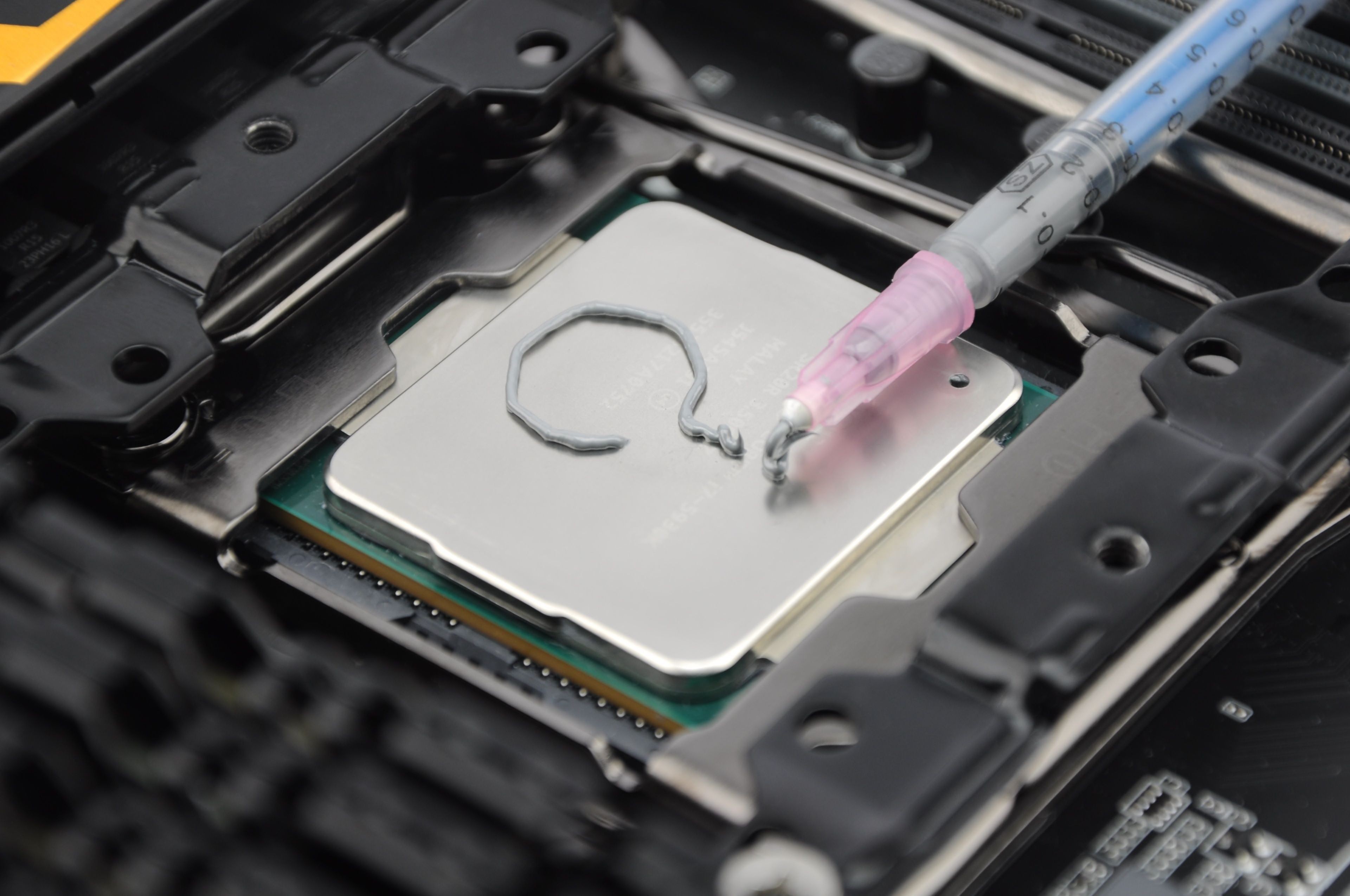 spreading thermal paste how and how much 00