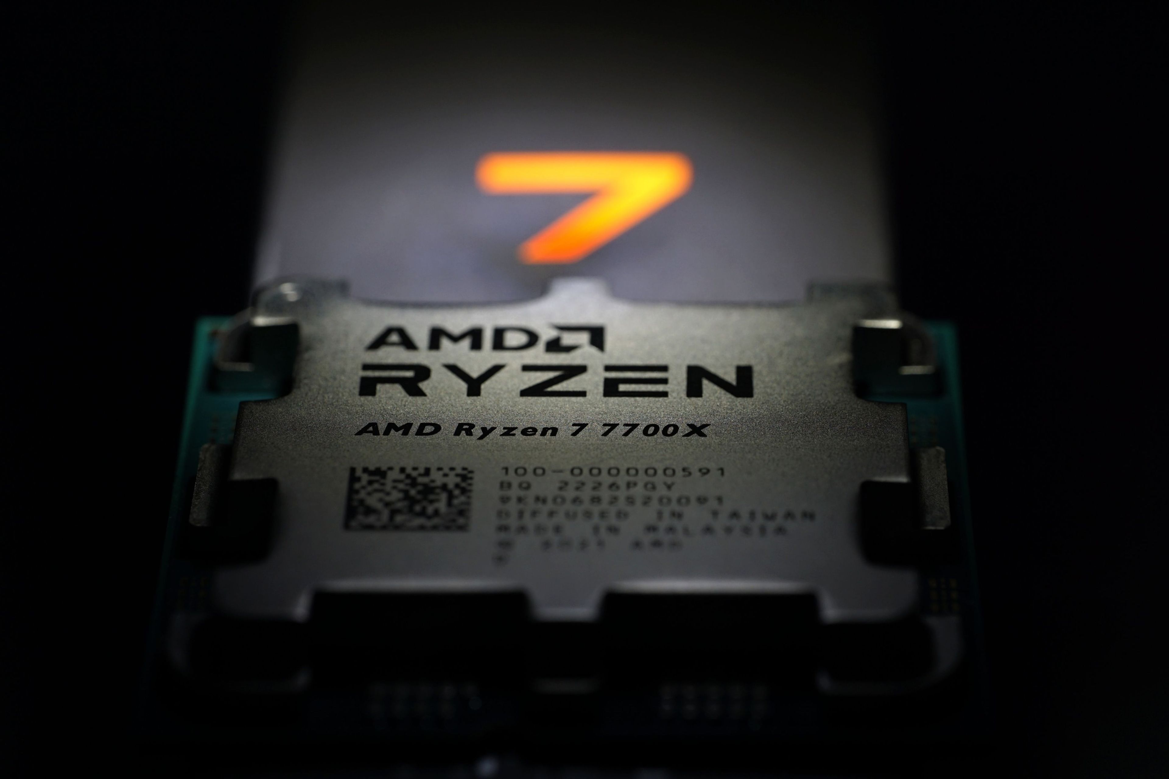 Ryzen 7 7800X3D: Ahead of Core i9 for gaming at 40% power draw