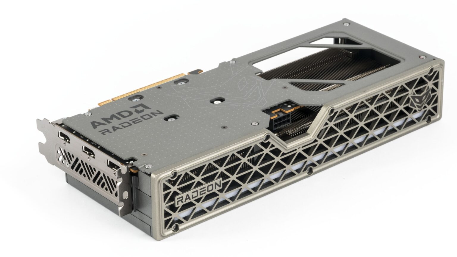 sapphire-nitro-amd-radeon-rx-9060-xt-oc-16gb-11350-01-20g-test-recenze ...