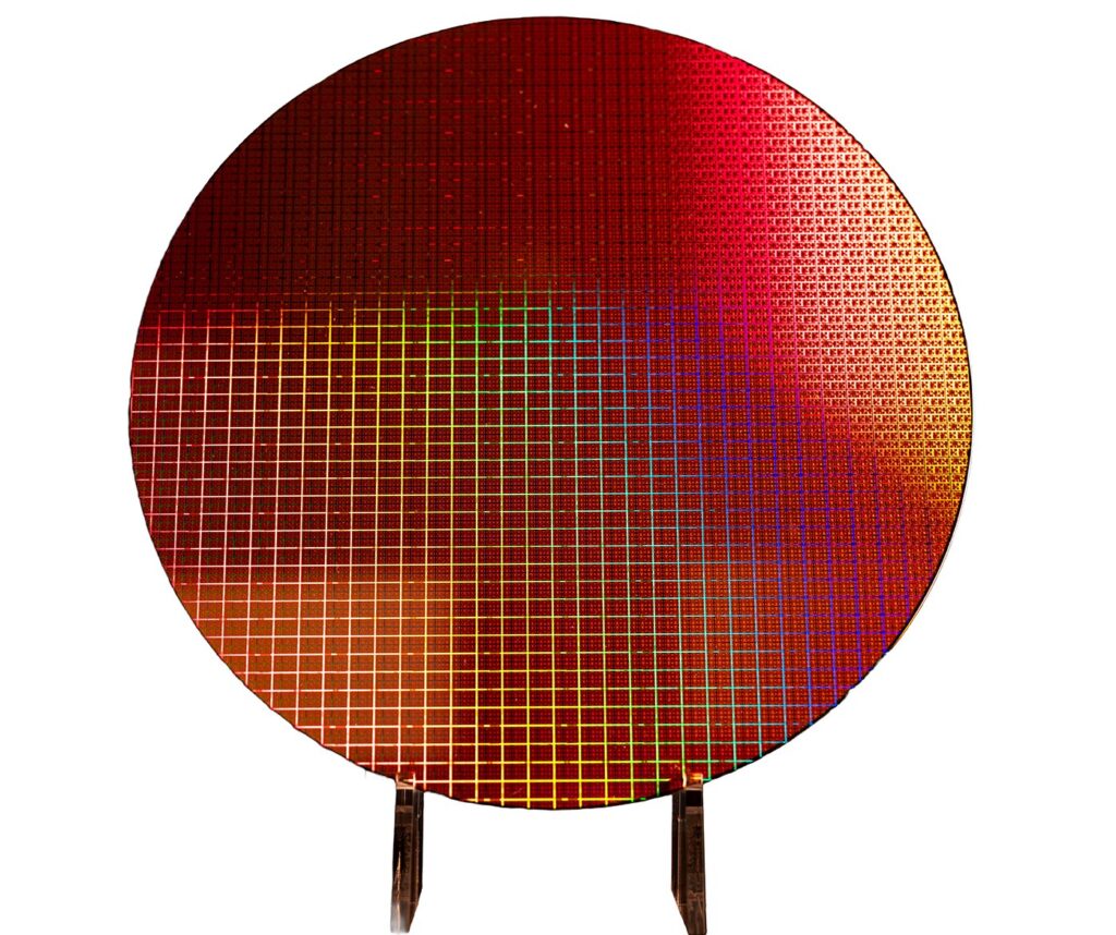 Wafer s 1,8nm čiplety procesorů Panther Lake (Autor: Intel)