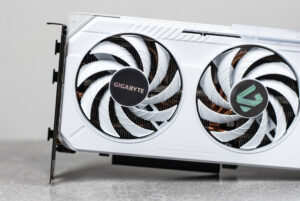 Gigabyte Radeon RX 9060 XT GAMING OC ICE 16G